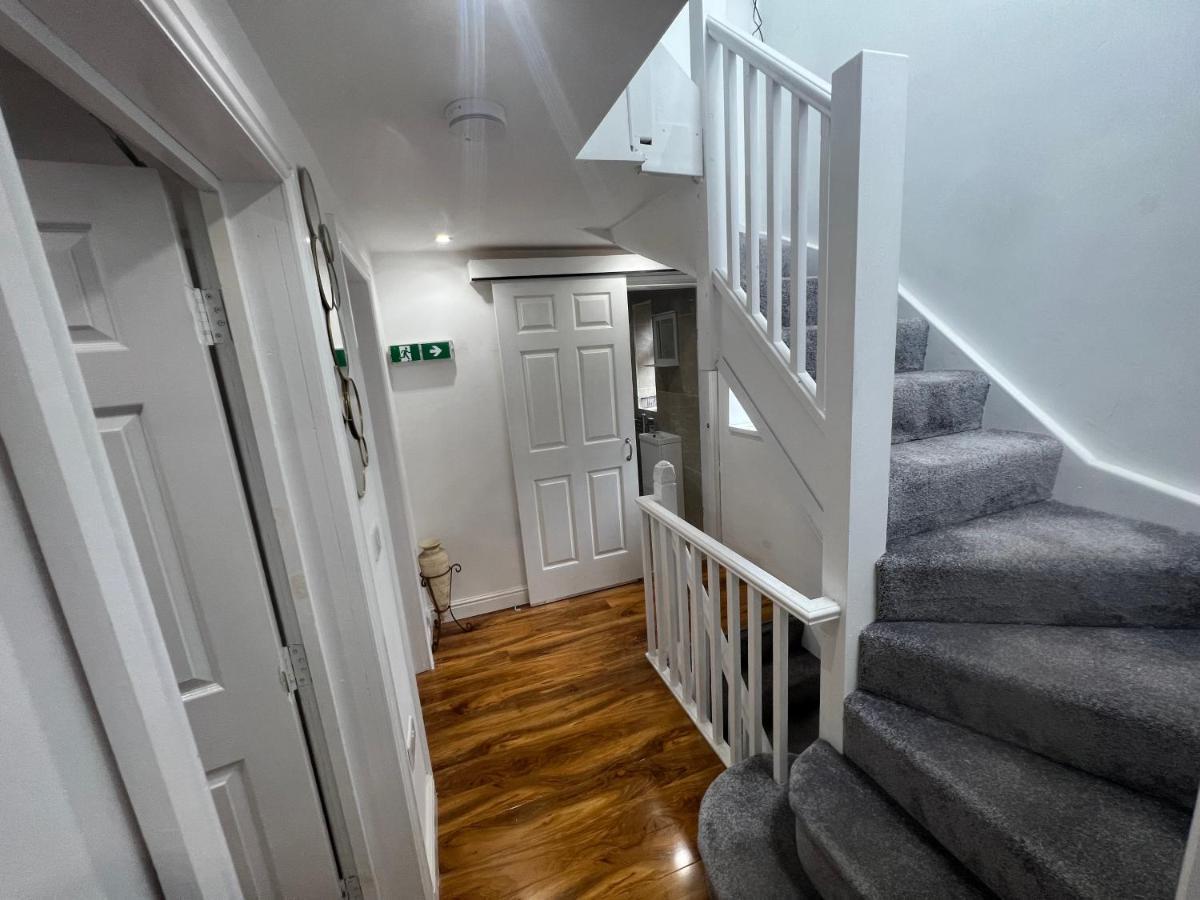 Отель Tarleton House Stoke-on-Trent Экстерьер фото