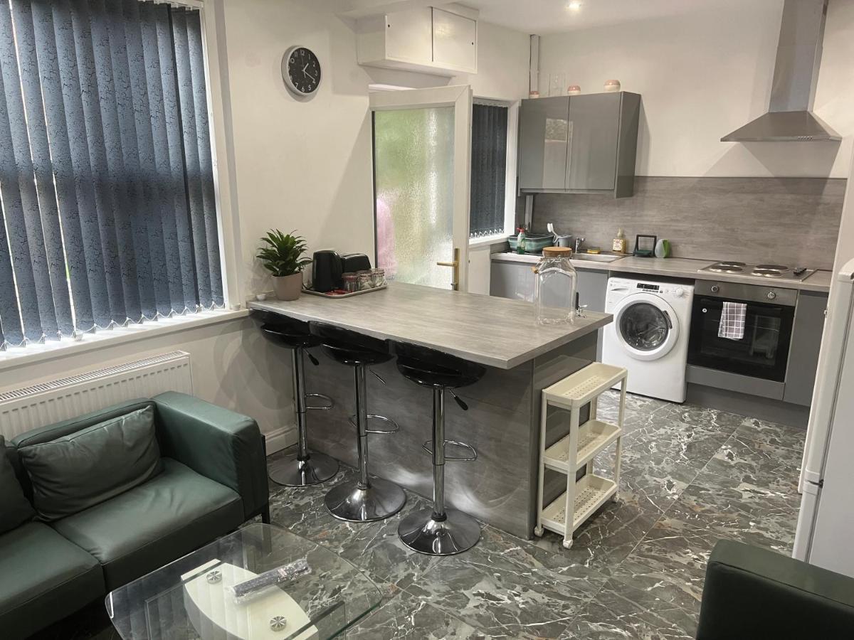 Отель Tarleton House Stoke-on-Trent Экстерьер фото