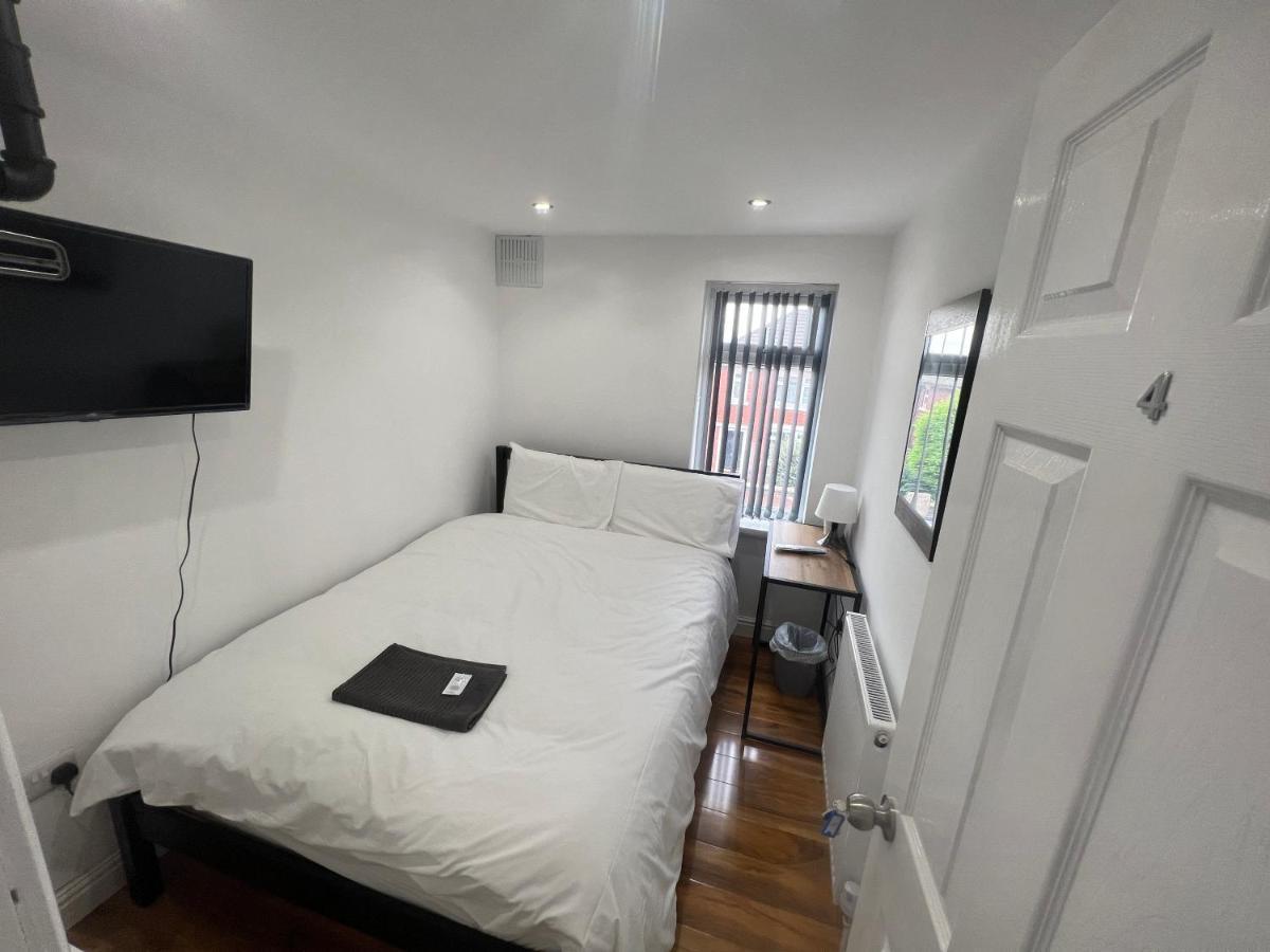 Отель Tarleton House Stoke-on-Trent Экстерьер фото