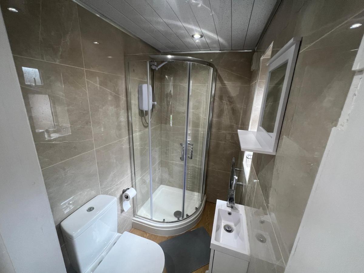 Отель Tarleton House Stoke-on-Trent Экстерьер фото