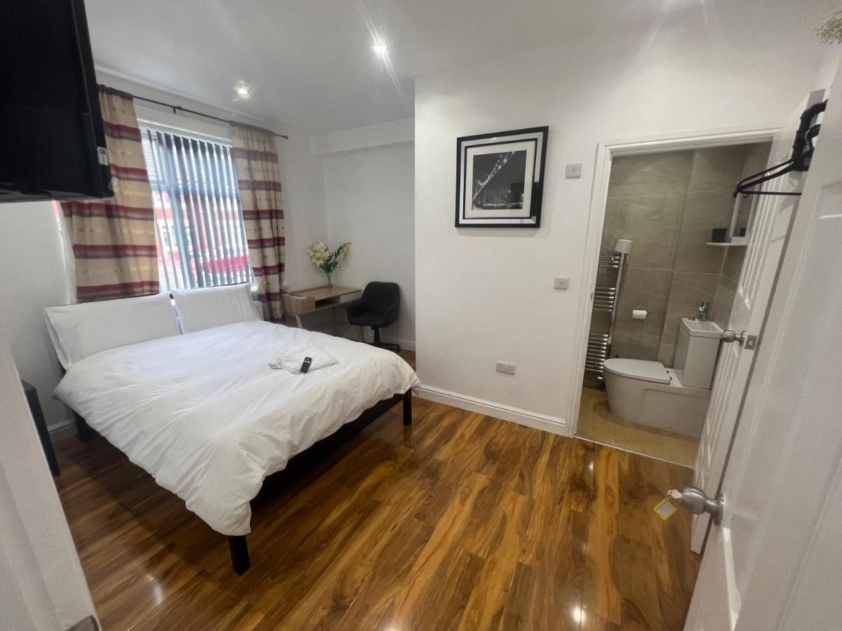 Отель Tarleton House Stoke-on-Trent Экстерьер фото