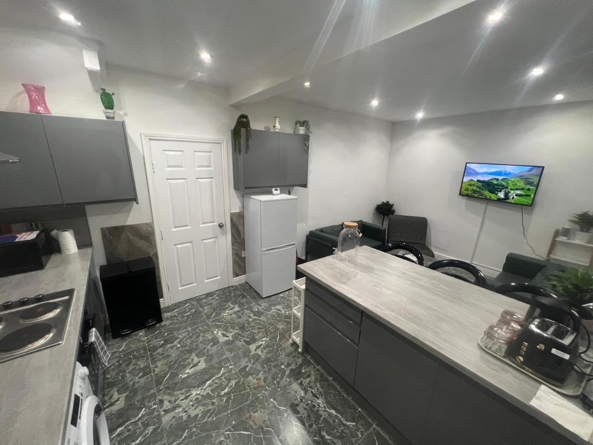 Отель Tarleton House Stoke-on-Trent Экстерьер фото