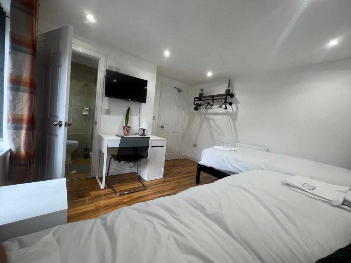 Отель Tarleton House Stoke-on-Trent Экстерьер фото