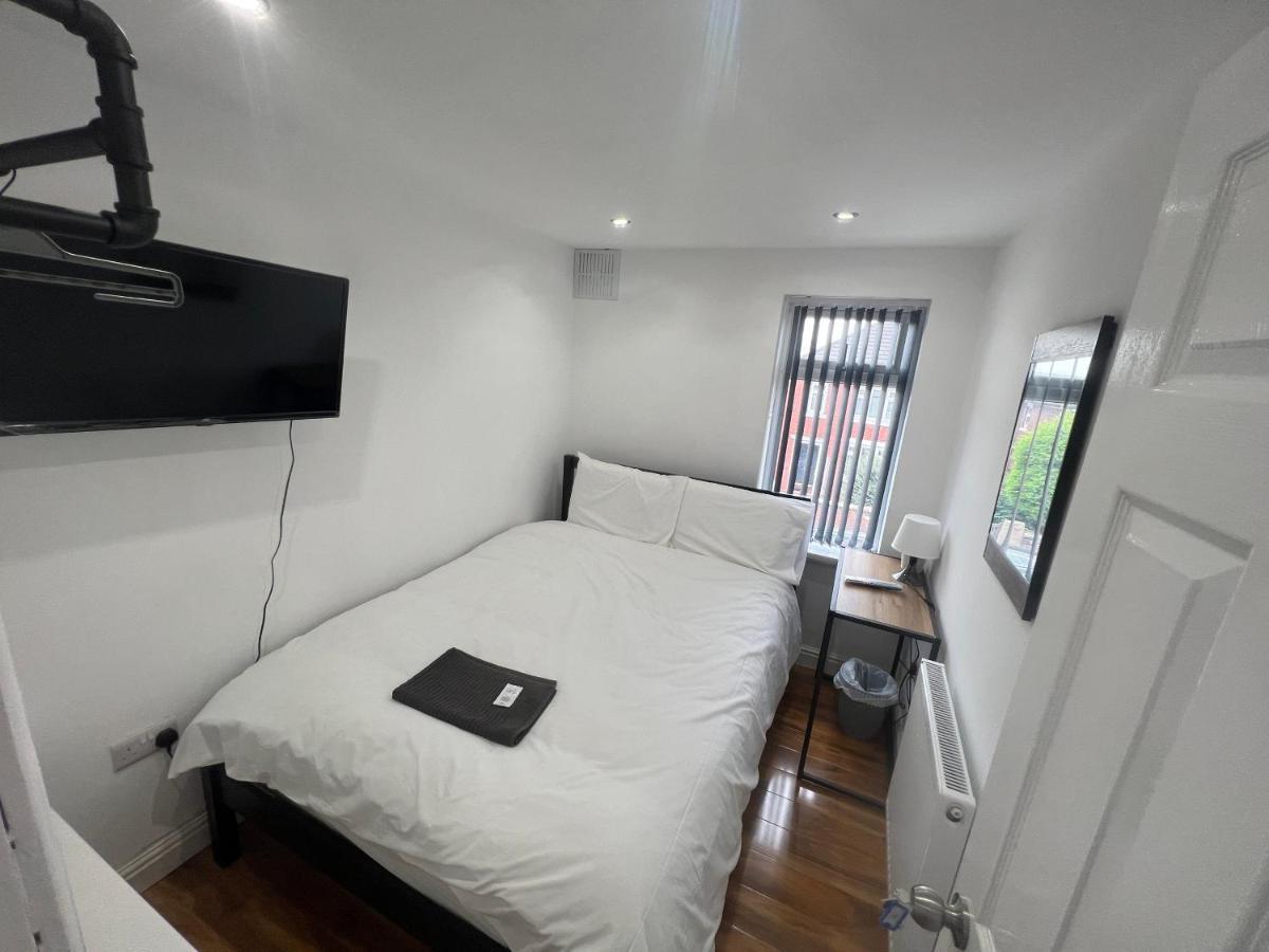 Отель Tarleton House Stoke-on-Trent Экстерьер фото