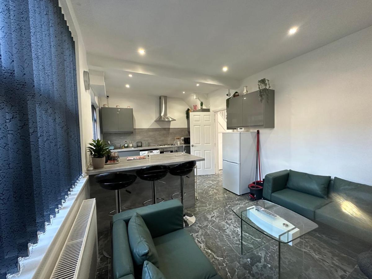 Отель Tarleton House Stoke-on-Trent Экстерьер фото